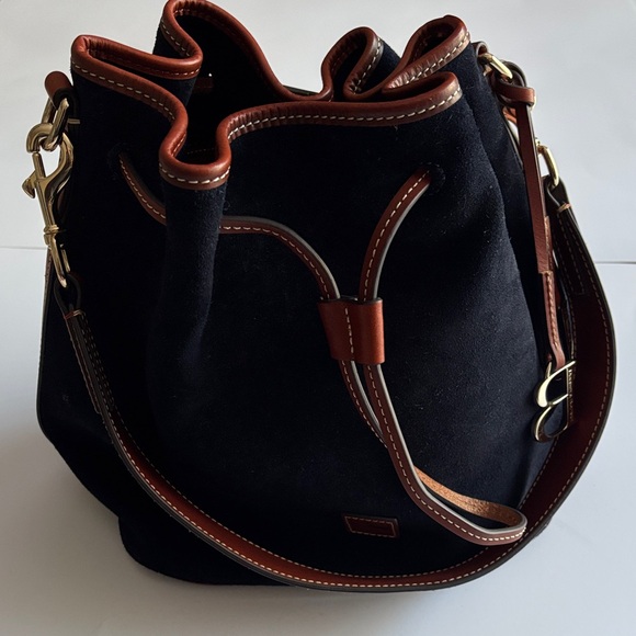 Dooney & Bourke Handbags - Dooney & Bourke Shoulder Bag